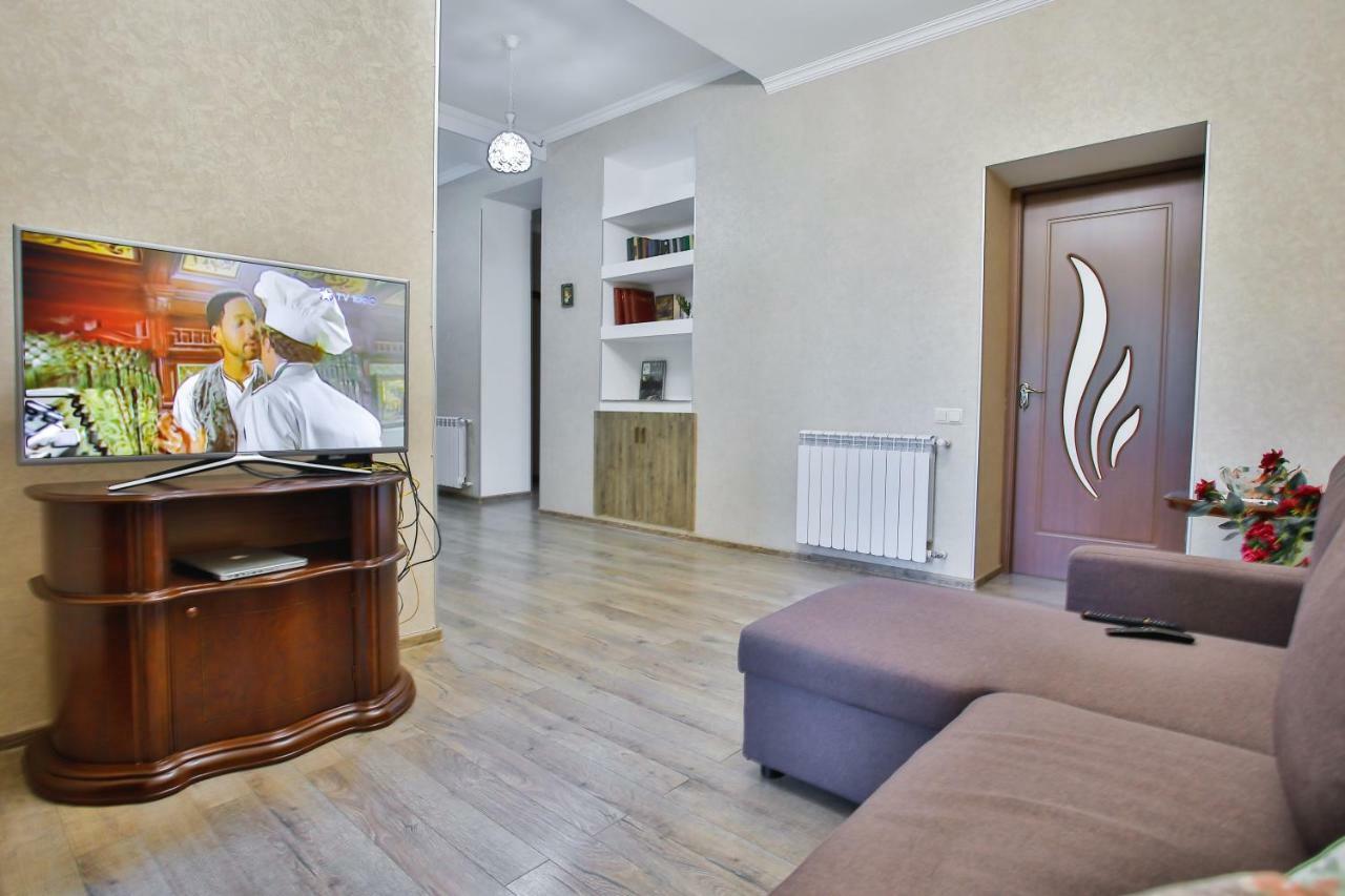 Apartment Anano クタイシ エクステリア 写真