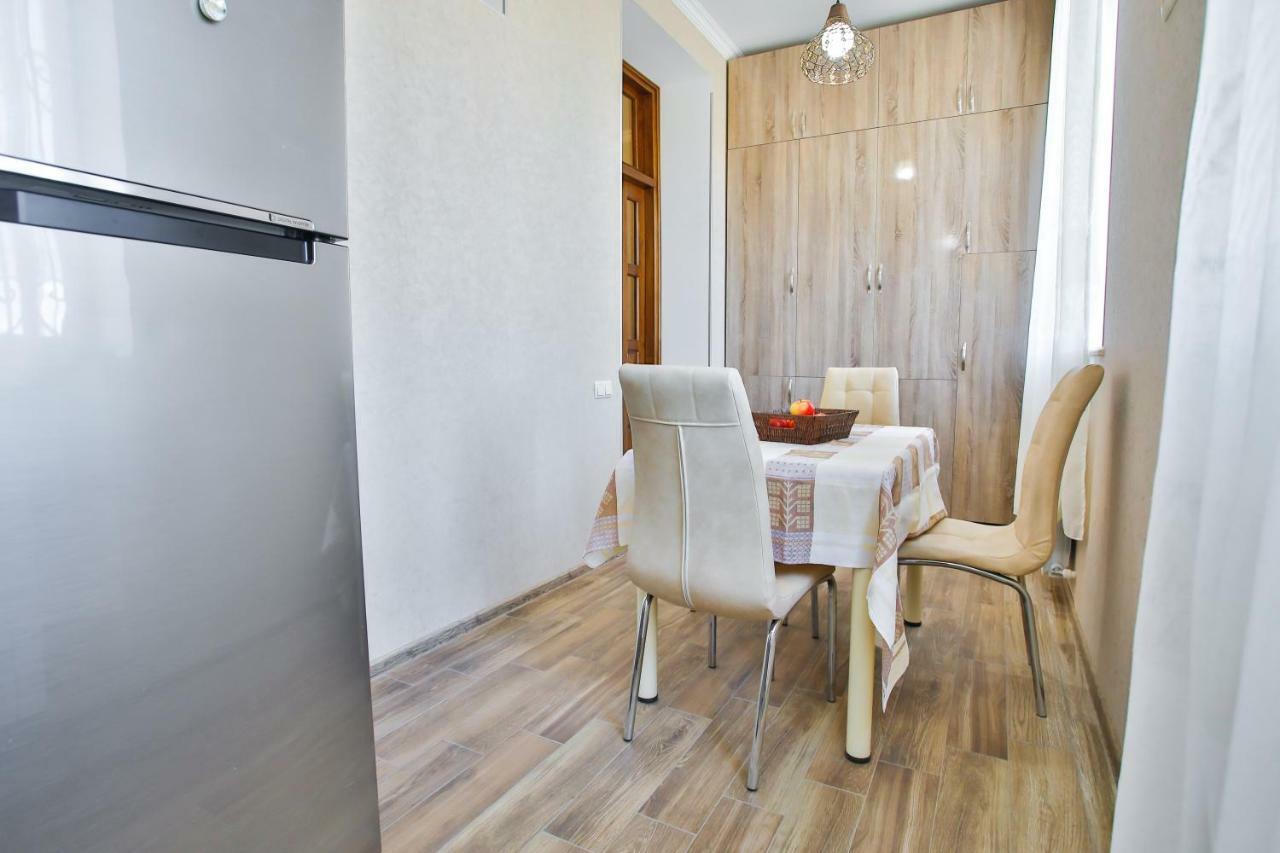 Apartment Anano クタイシ エクステリア 写真